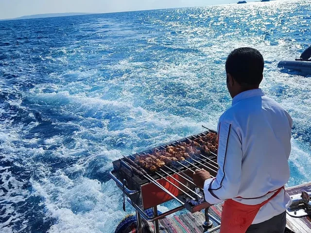 Marsa Alam Elite VIP Turtle Bay Cruise with BBQ Lunch — photo 10