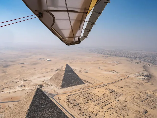 Giza Pyramids Microlight Flight Experience — photo 7