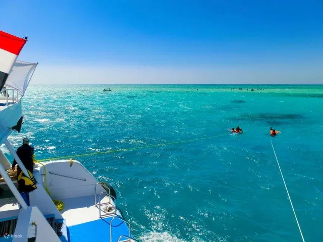 Hurghada Island-Hopping Yacht Tour & Dolphin Watching — photo 4