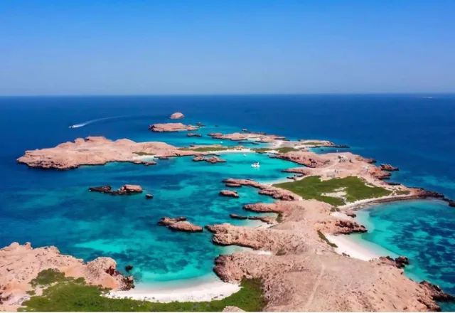 Daymaniat Islands Snorkeling with Brunch — reference photograph