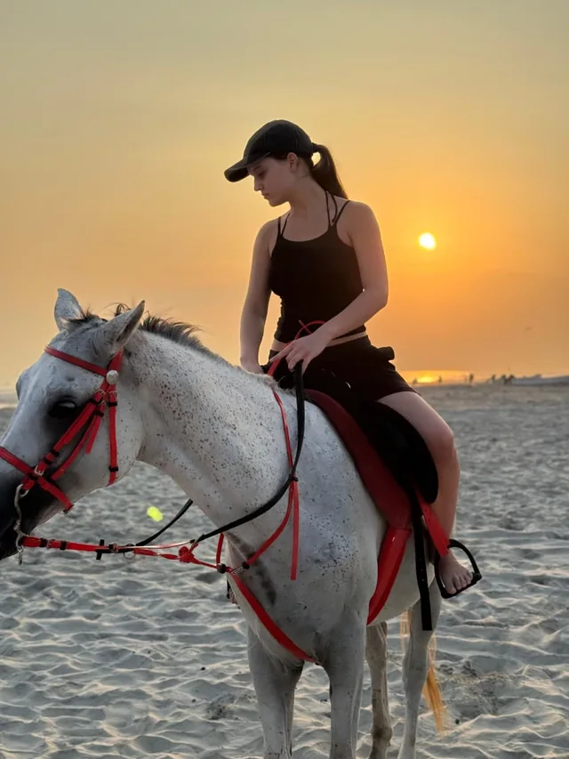 Sunset horse ride on Hawana Salalah beach