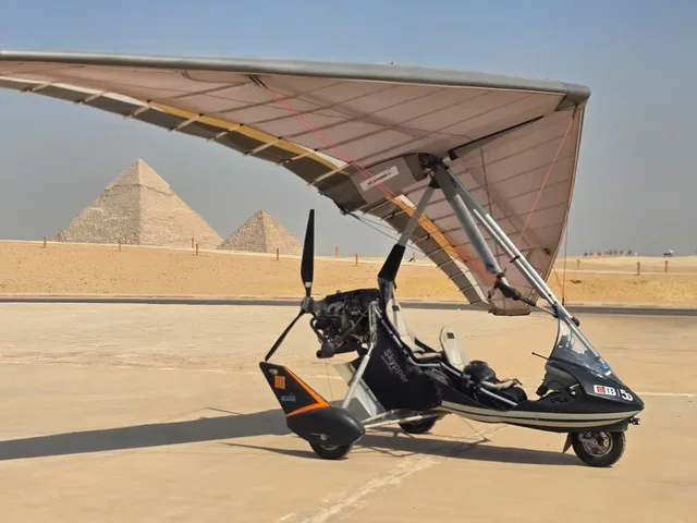 Giza Pyramids Microlight Flight Experience — photo 6
