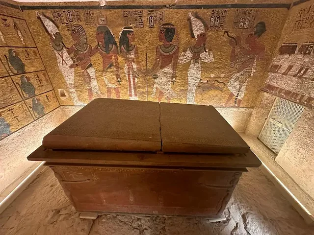 Luxor Day Tour from Aswan: Valley of the Kings and Temples — photo 22