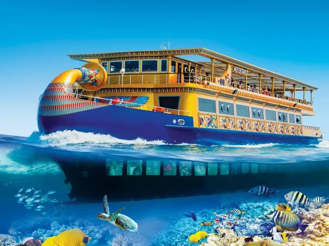 Nefertari Luxury Cruise from Hurghada with Snorkeling — tour photograph