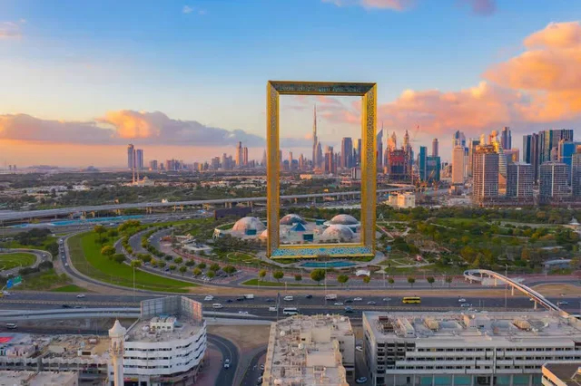 Dubai: Half-Day City Tour of Old & New Dubai with Abra Ride in Dubai — experience image 5 of 7