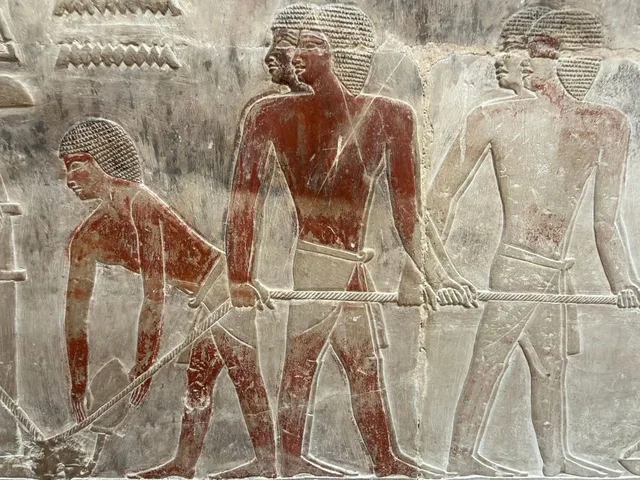 Giza Pyramids, Saqqara & Memphis Full-Day Tour — photo 3