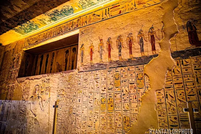 Luxor Day Tour from Aswan: Valley of the Kings and Temples — photo 24
