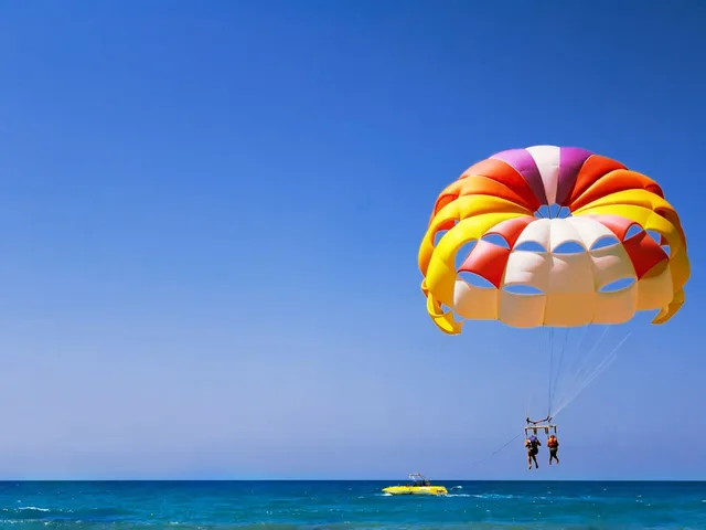 Hurghada Parasailing Adventure over the Red Sea — photo 3