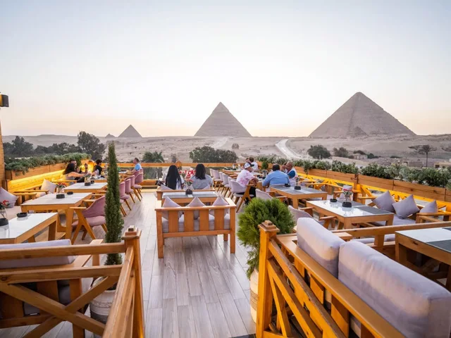 Great Pyramid Inn Dinner with Giza Pyramids Views — photo 5