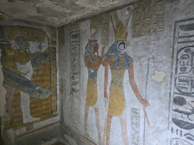 Luxor Day Tour from Aswan: Valley of the Kings and Temples — photo 19
