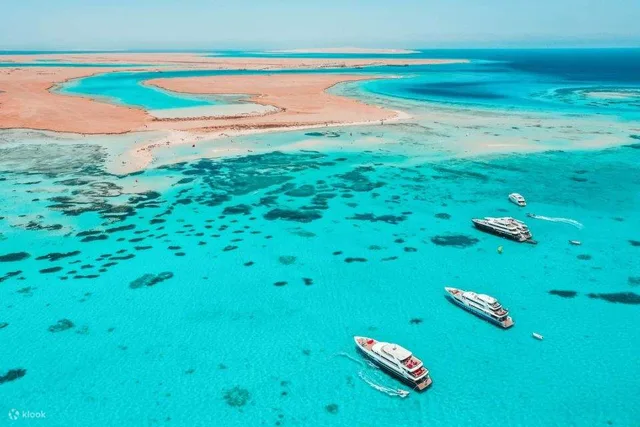 Hurghada Island-Hopping Yacht Tour & Dolphin Watching — photo 7