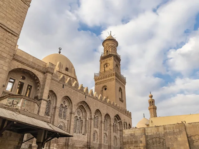 Historic Cairo Walking Tour: El Moez & Khan el-Khalili — photo 16