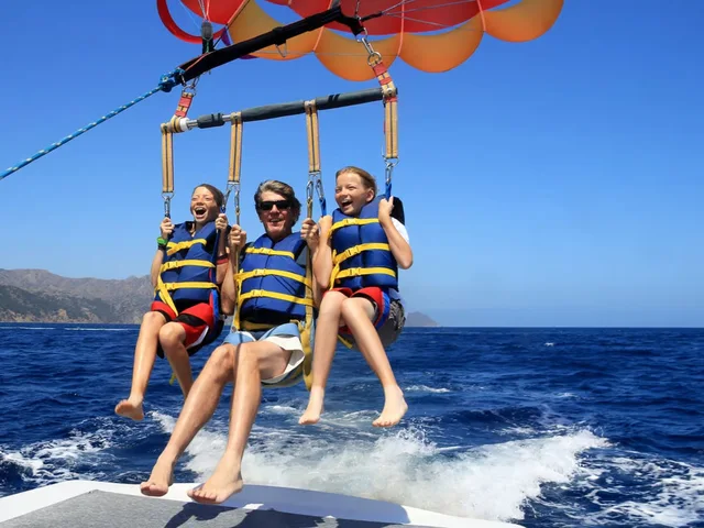 Hurghada Parasailing Adventure over the Red Sea — tour photograph