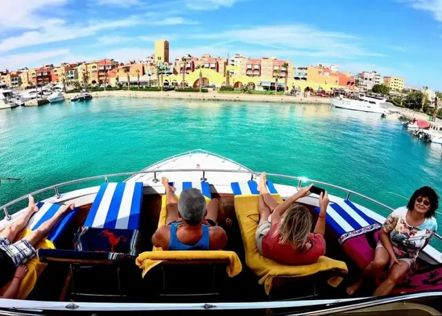 Hurghada Elite VIP Cruise with Snorkeling & Seafood Lunch — photo 4