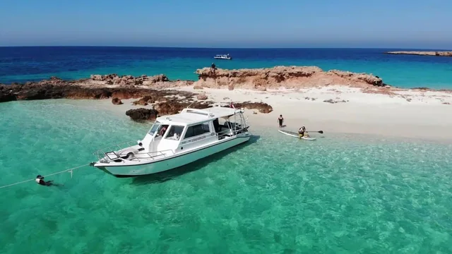 Daymaniat Islands Snorkeling with Brunch — reference photograph