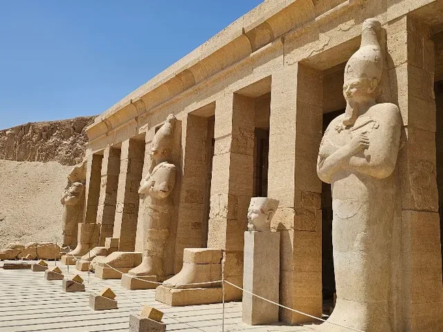 Luxor Day Tour from Aswan: Valley of the Kings and Temples — photo 4