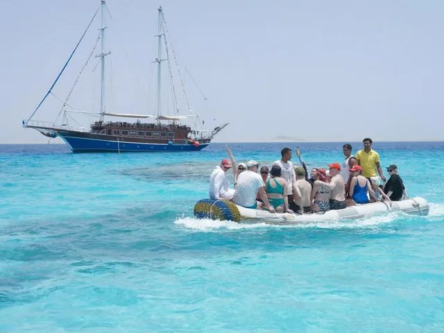 Marsa Alam Pirates Premium Cruise to Turtle Bay — tour photograph