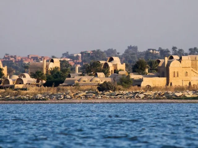 Wadi Hitan & Wadi El Rayan Waterfalls Tour from Cairo — photo 5