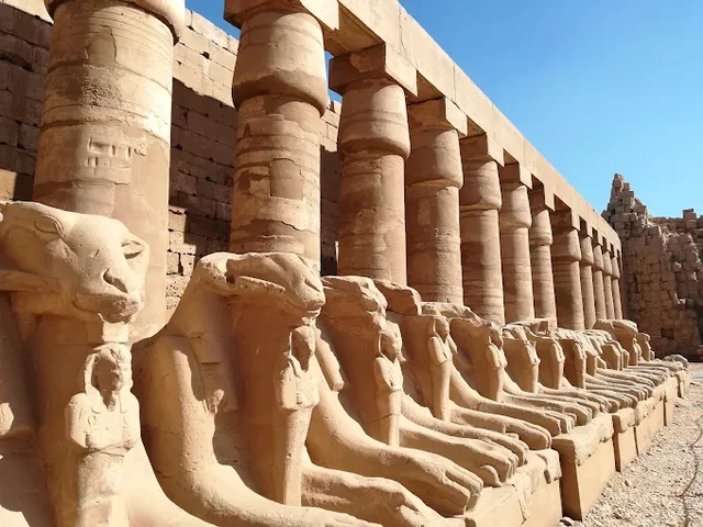 Luxor Day Tour from Aswan: Valley of the Kings and Temples — photo 8