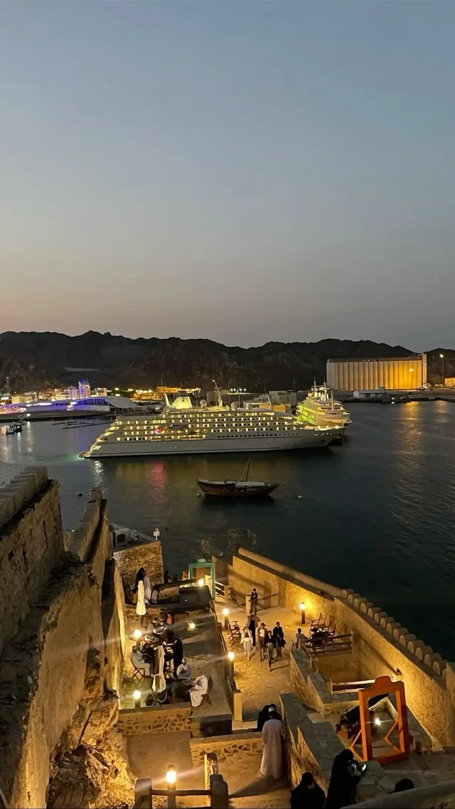 Luxury Private Muscat Tour — reference photograph