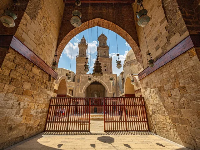 Historic Cairo Walking Tour: El Moez & Khan el-Khalili — photo 12