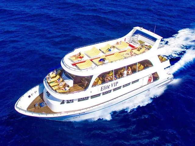 Sharm el-Sheikh: Ras Mohammed Elite VIP Cruise and BBQ Lunch — tour photograph