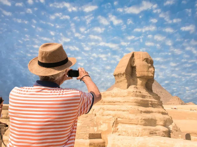 Cairo Day Trip from Hurghada by Plane: Giza & Museum — photo 3
