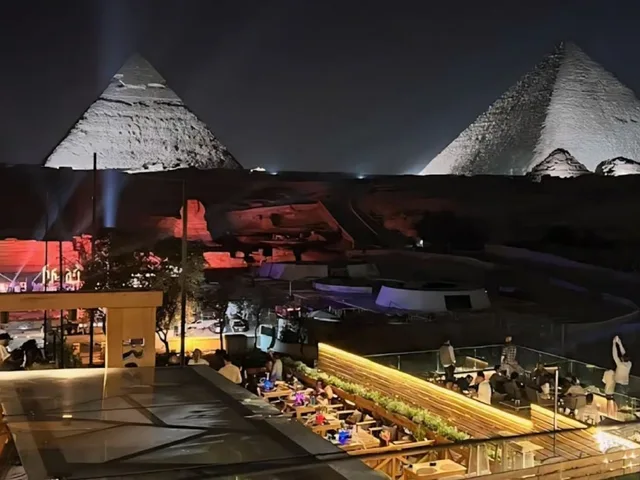 Great Pyramid Inn Dinner with Giza Pyramids Views — tour photograph